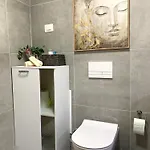 Apartamento Moon Loft Next To East Gate Mall Free Parking *