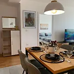 Apartamento Moon Loft Next To East Gate Mall Free Parking *