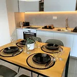 דירה Moon Loft Next To East Gate Mall Free Parking *
