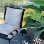 Moon Loft Next To East Gate Mall Free Parking