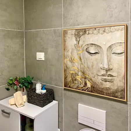 Moon Loft Next To East Gate Mall