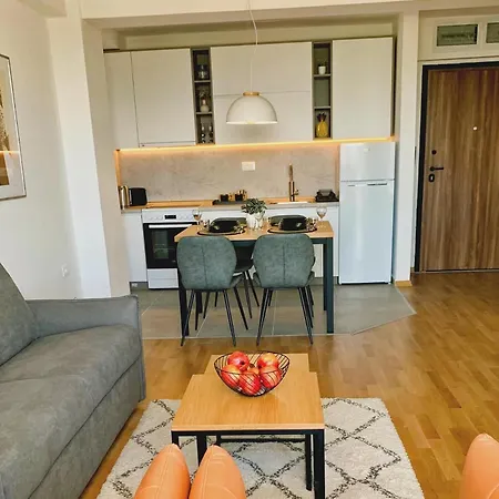 Moon Loft Next To East Gate Mall Free Parking