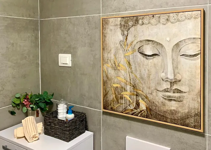 Moon Loft Next To East Gate Mall