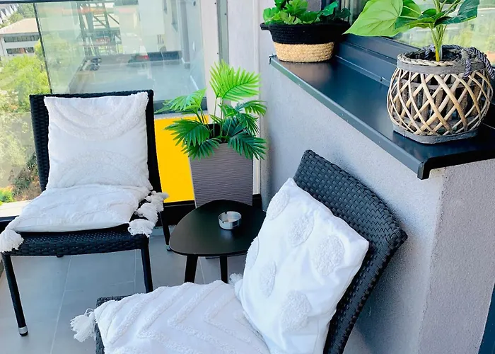 Moon Loft Next To East Gate Mall Free Parking 스코페