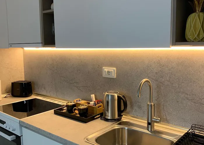 Moon Loft Next To East Gate Mall Apartment