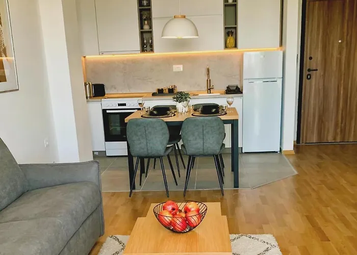 Moon Loft Next To East Gate Mall Free Parking